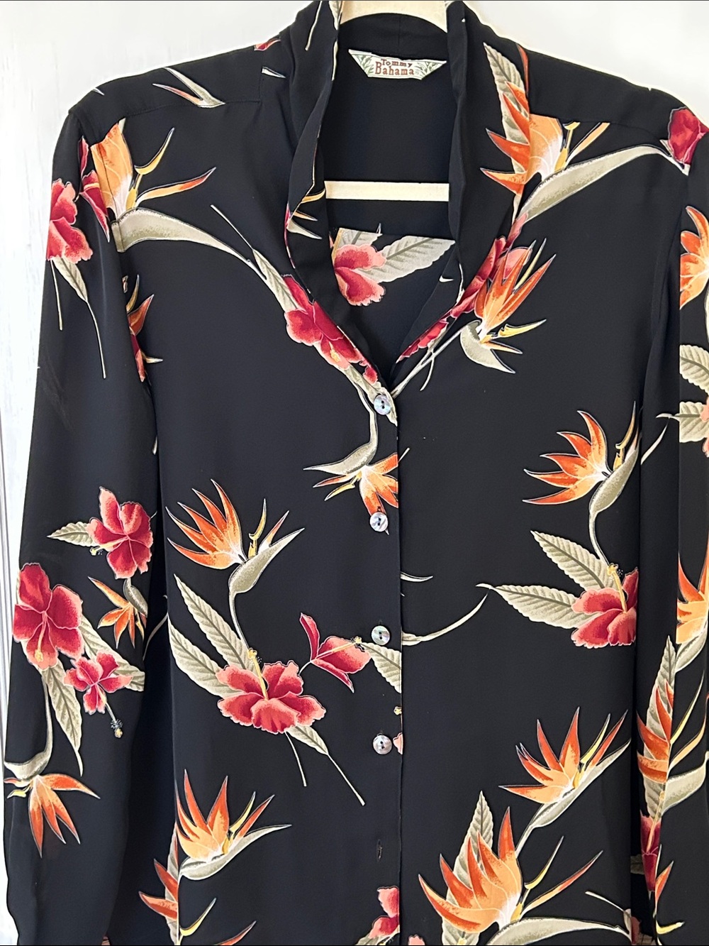 Tommy Bahama 100% silk blouse.  Size medium.  New condition. - Picture 2 of 5